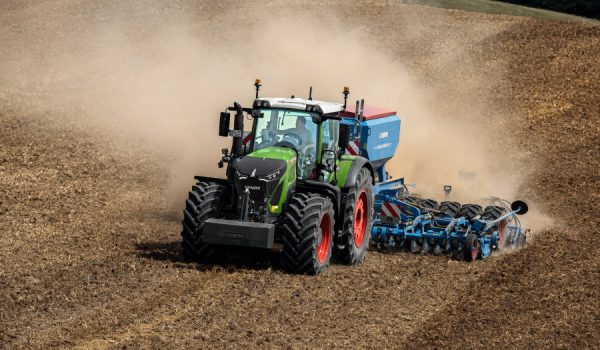 Ciągnik rolniczy Fendt 900 Vario