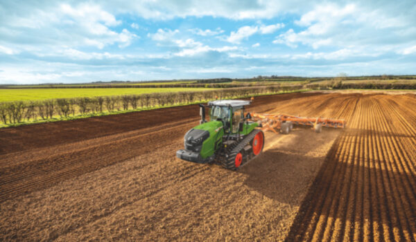 Ciągnik rolniczy Fendt 900 Vario MT